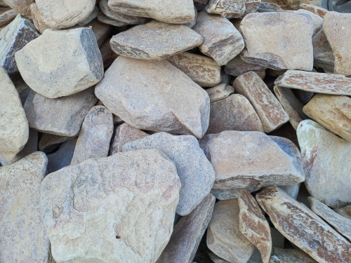 Златолит жёлтый, жёлто-зелёный глыбки и валуны для ланшафтного дизайна купить в Химках