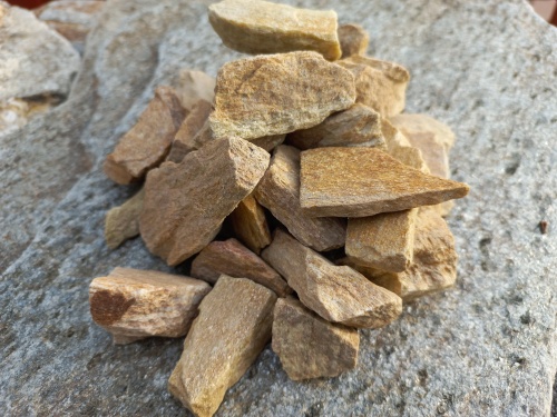 Златолит жёлтый декоративная каменная крошка купить в Химках