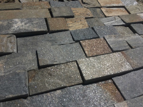 Плитка пилёная златолит Уральский для цоколя, отмостки купить в Химках