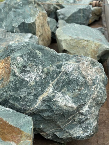 Камни для ландшафтного дизайна зелёные 10-60 килограмм купить в Химках