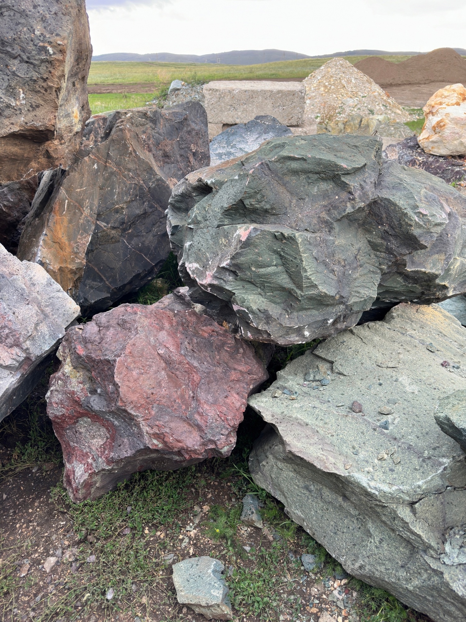 Камни для ландшафтного дизайна зелёные 10-60 килограмм купить в Химках