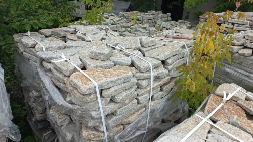 Гранитный плитняк галтованный для мощения купить в Химках