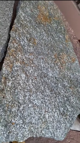 Плитняк златолит серебристый для цоколя, отмостки купить в Химках